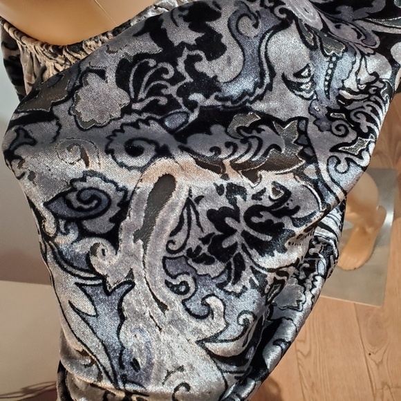 Simon's Metallic Velvet Skirt - Picture 4 of 5